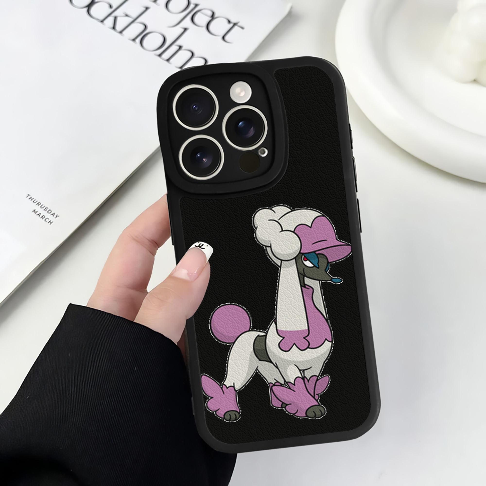（画像用） ポケットモンスター Pokémon 【iPhone 16シリーズ対応】シリコンスマホケース（レザー調） 材質：シリコン